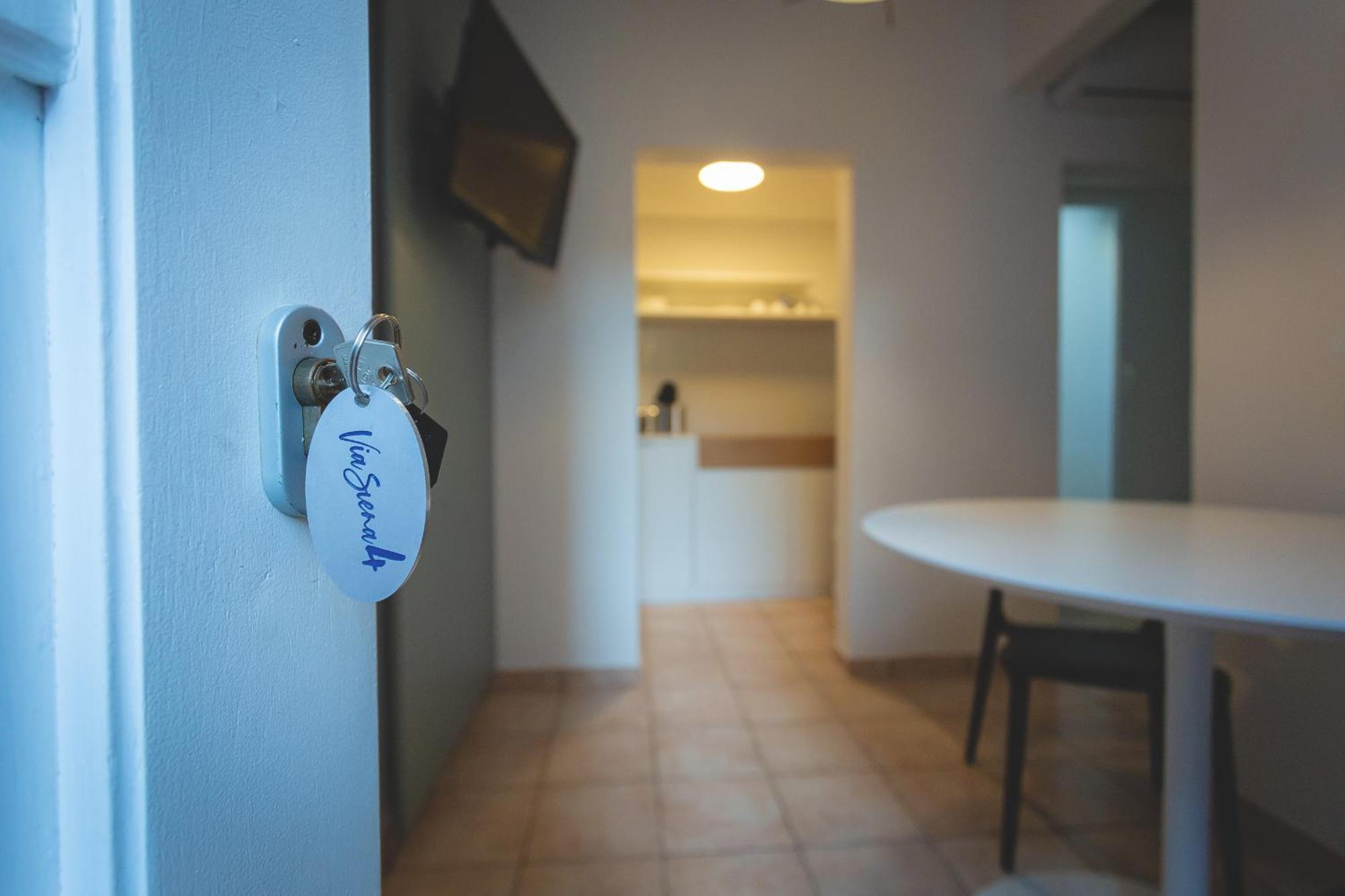 Via Siena 4 - Suites & Rooms มารินา ดิ เชชินา ภายนอก รูปภาพ
