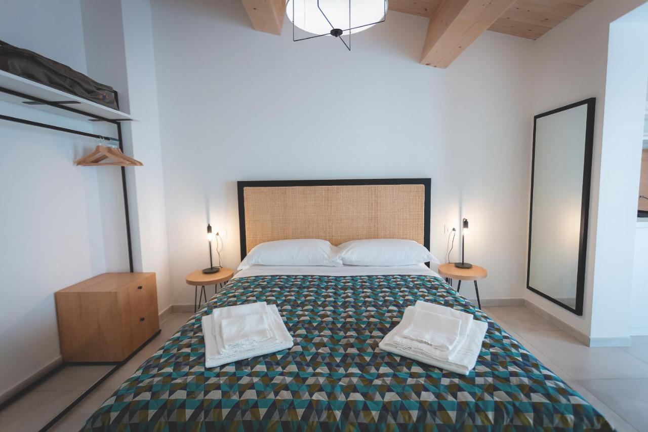 Via Siena 4 - Suites & Rooms มารินา ดิ เชชินา ภายนอก รูปภาพ