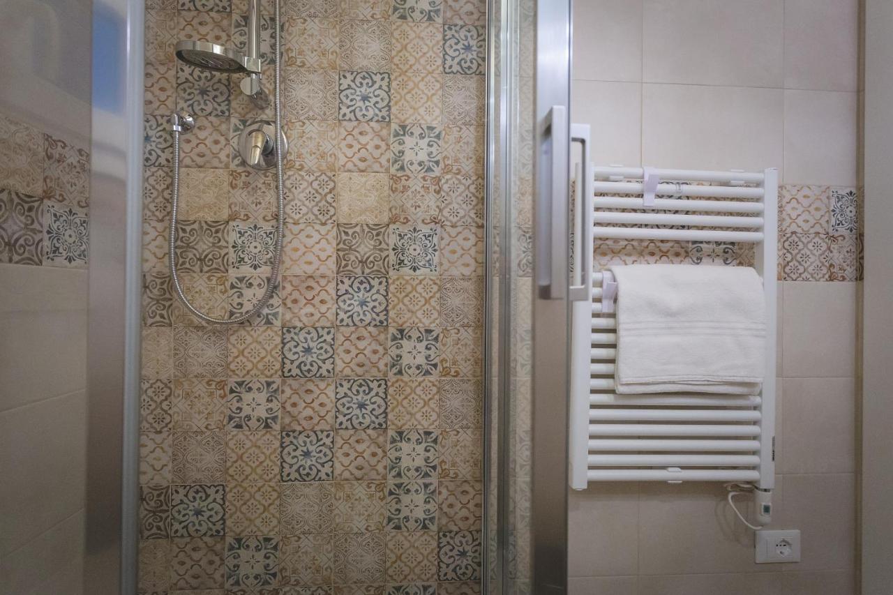 Via Siena 4 - Suites & Rooms มารินา ดิ เชชินา ภายนอก รูปภาพ