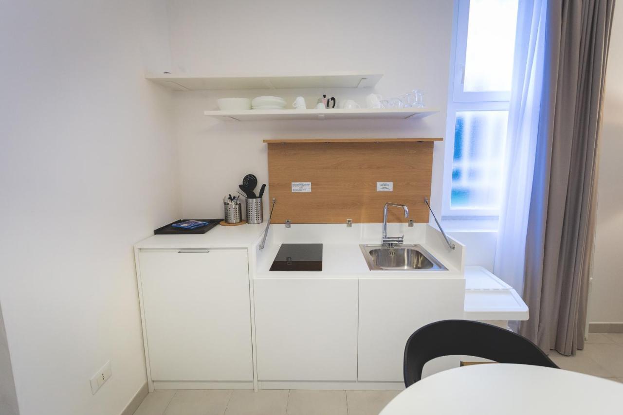 Via Siena 4 - Suites & Rooms มารินา ดิ เชชินา ภายนอก รูปภาพ