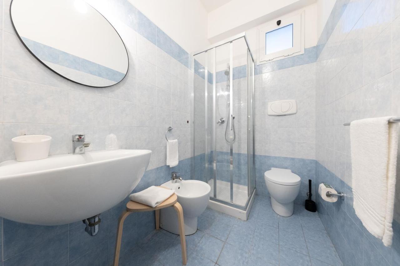 Via Siena 4 - Suites & Rooms มารินา ดิ เชชินา ภายนอก รูปภาพ