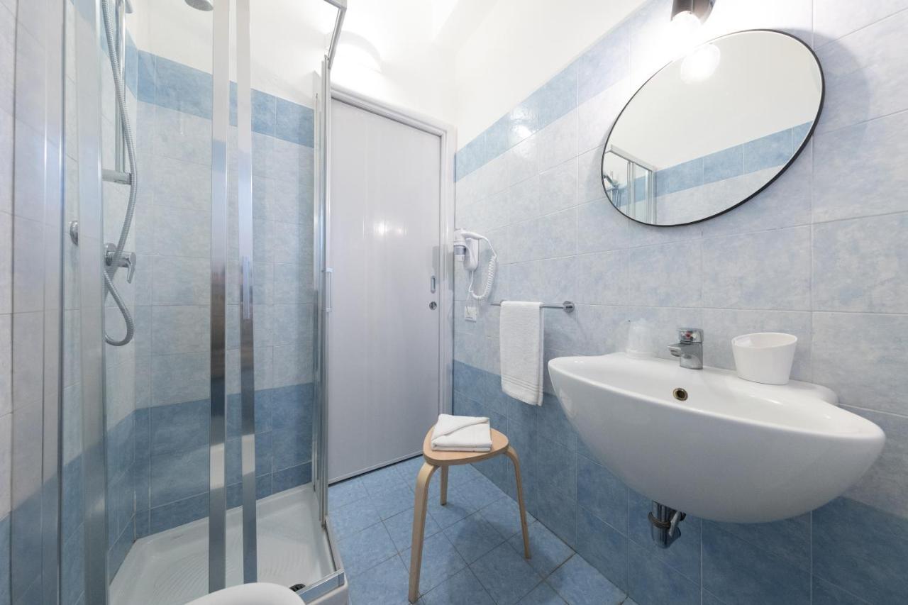 Via Siena 4 - Suites & Rooms มารินา ดิ เชชินา ภายนอก รูปภาพ